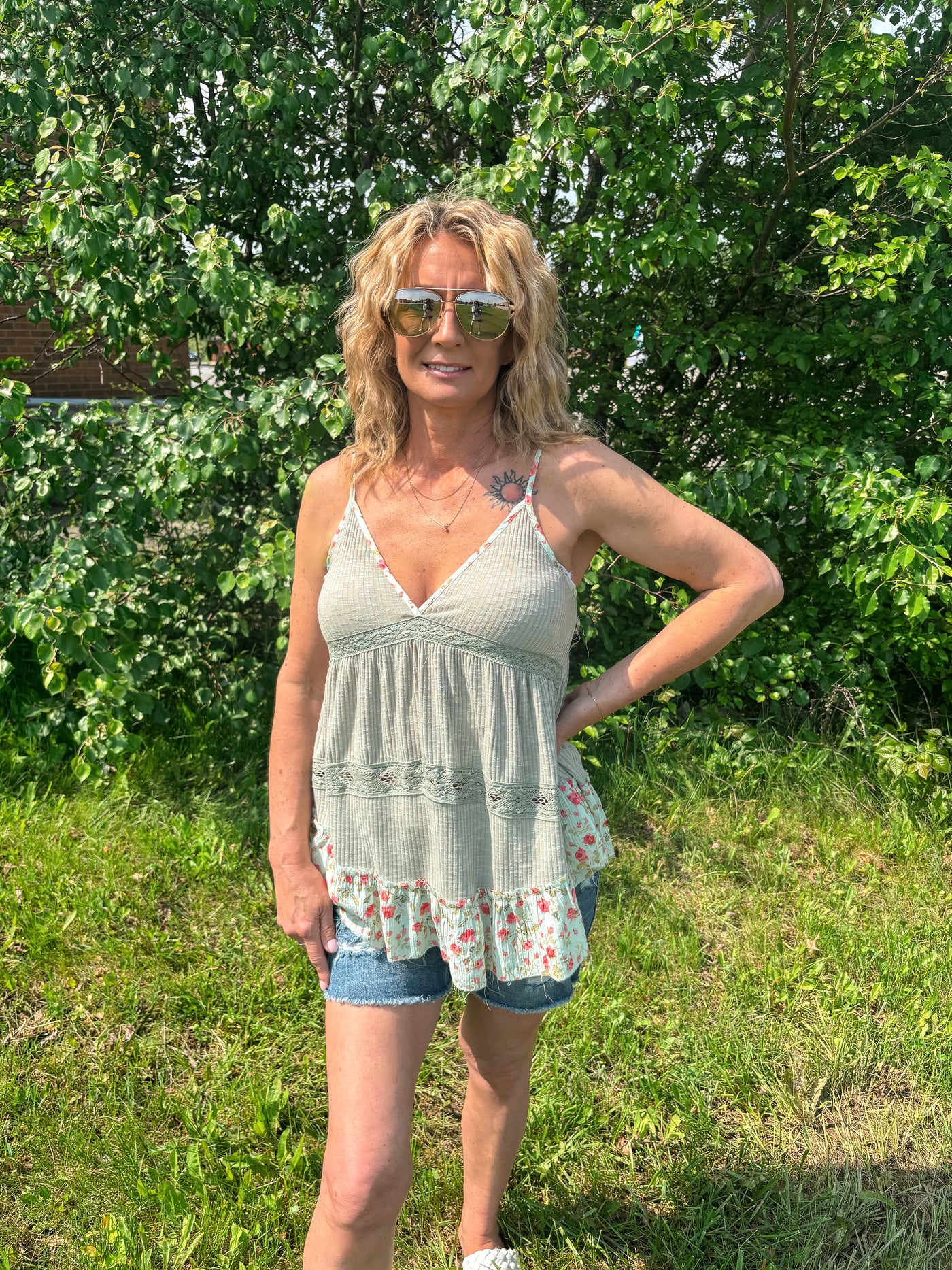 V-Neck Sleeveless Floral Contrast Tunic Top