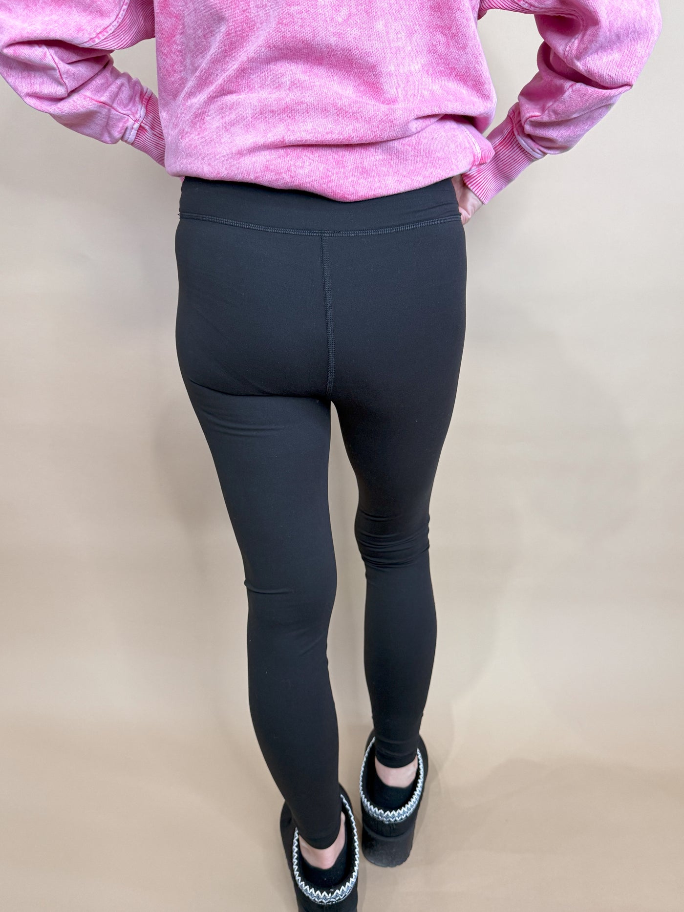 Ashley Butter Black V Leggings